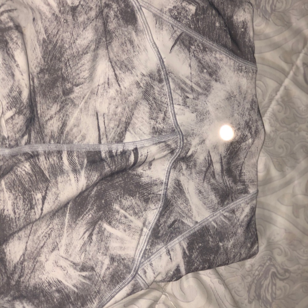 Lululemon leggings size 2 euc grey